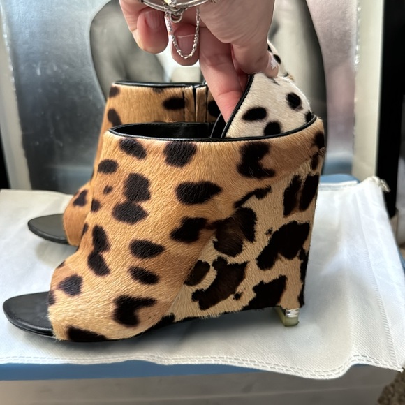 Alexander Wang Leopard Alla Peep-toe Wedges 37 7 Khloe Kardashian - Picture 3 of 8